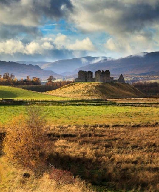 Inverness: Outlander Tour with Whisky Tasting - Starting at the Clootie Well