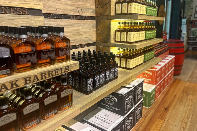 Jack Daniels Private Distillery and Dine Tour from Nashville - Six samples and a useful introduction to Tennessee whiskey