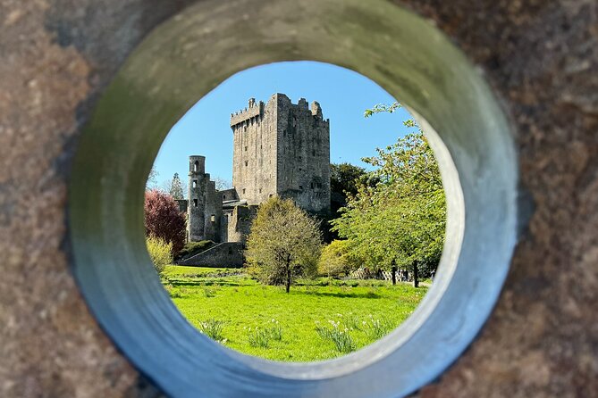 Jameson Whiskey Blarney Cobh Ultimate Private Tour Max 7 People - Jameson Midleton and the whiskey-making process