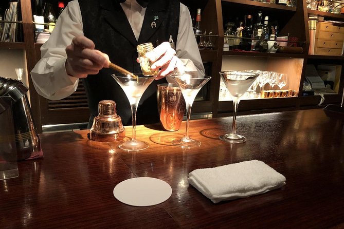 Japanese Whisky Tasting Experience at Local Bar in Tokyo - The Guide Makes the Difference