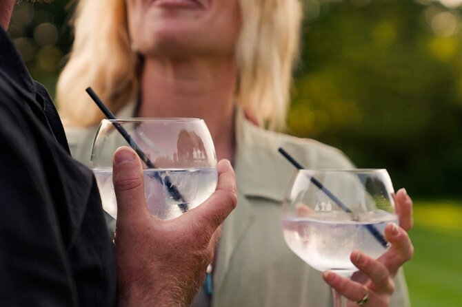 Jersey Premium Vineyard and Distillery Wine Tour and Tasting - Why La Mare works as a short Jersey tasting experience