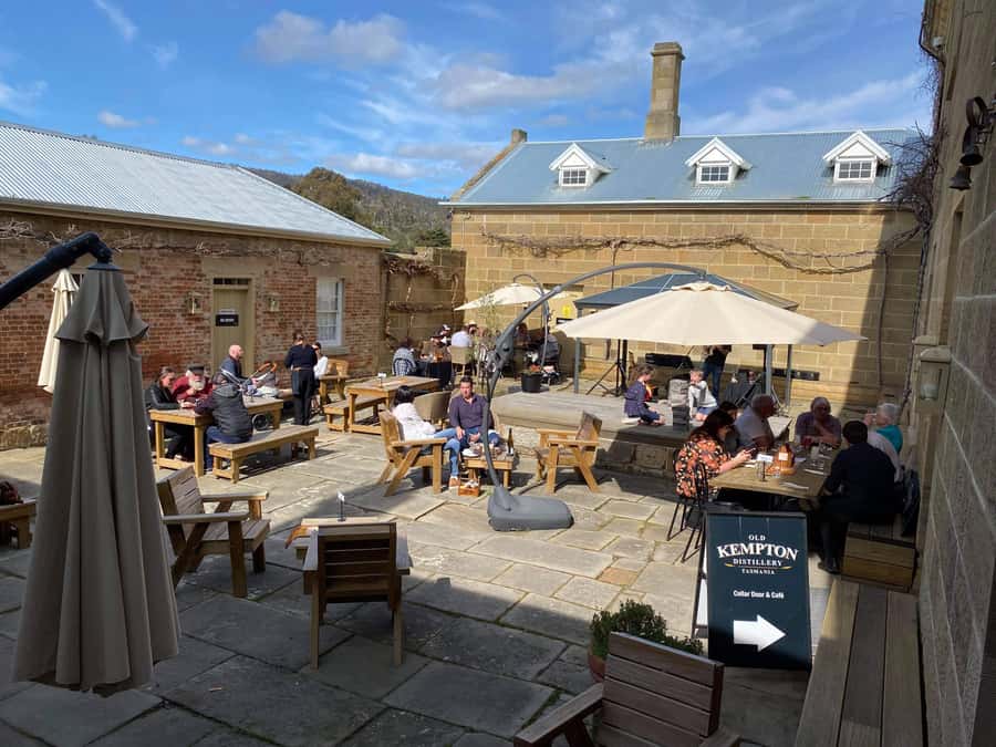 Kempton: Craft Distillery Tour with Whisky Tasting & Lunch - What the House and Grounds Add