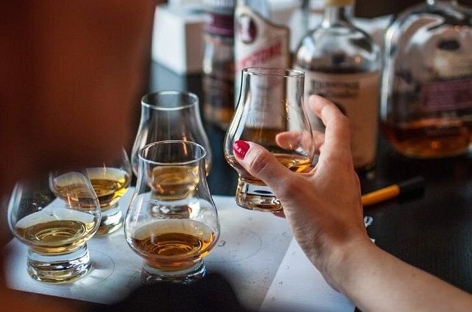 Legendary Northern Distilleries Tour - Why the small group matters