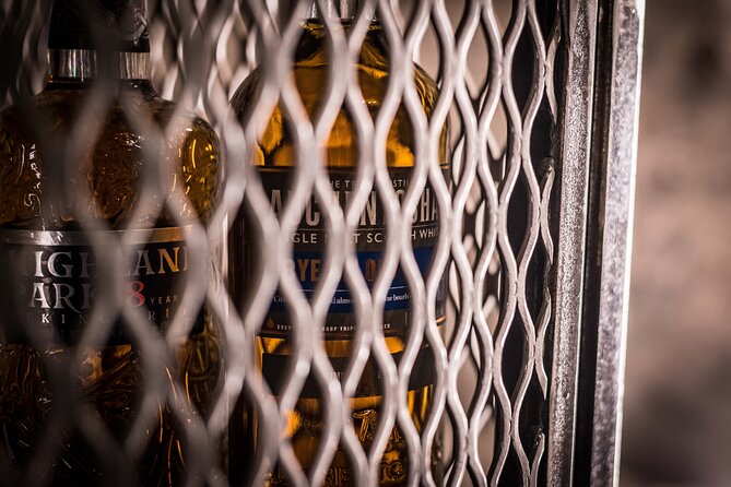 Luxury Whisky Tasting in Edinburgh's Underground Vaults | 90min - What the small group changes