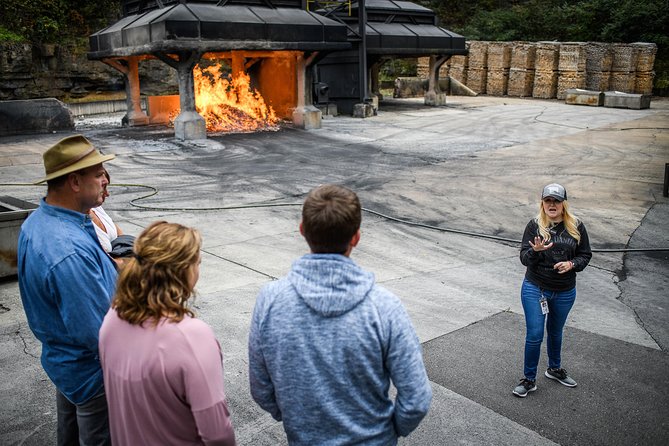 Nashville to Jack Daniel's Distillery Bus Tour + Whiskey Tastings - Small details that make the day easier