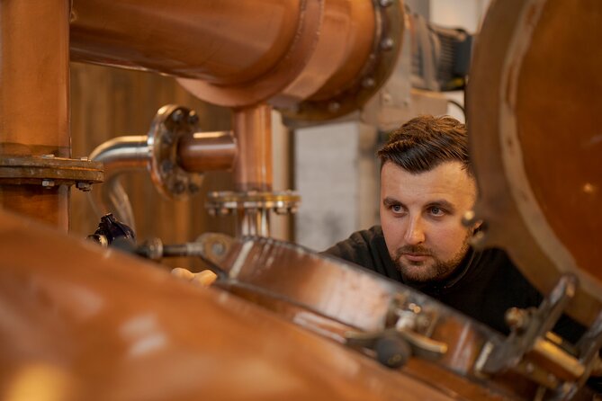 Official Guided Distillery Tour and Whisky Tasting near Edinburgh - A three-part tasting in the final room