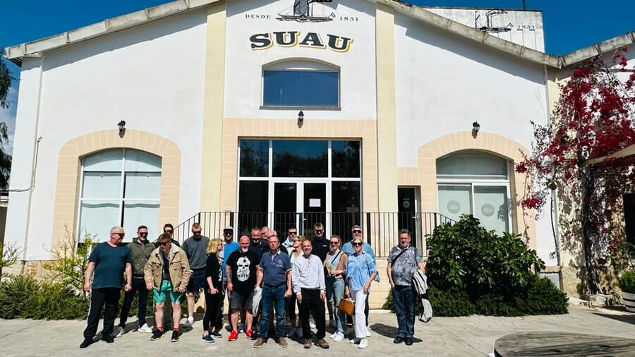 Palma: Distillery Tour with 6 Spirits and Tapas Tasting - Who should book this experience
