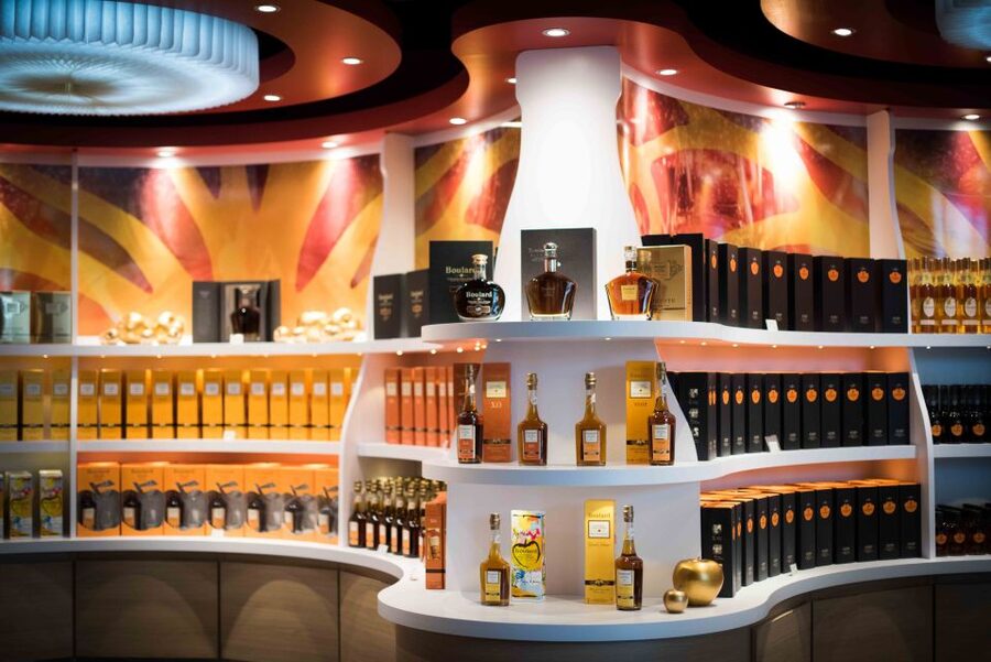Pont-l'Évêque: DISTILLERIE PERE MAGLOIRE Entry with Tastings - Should You Book the Père Magloire Calvados Experience?