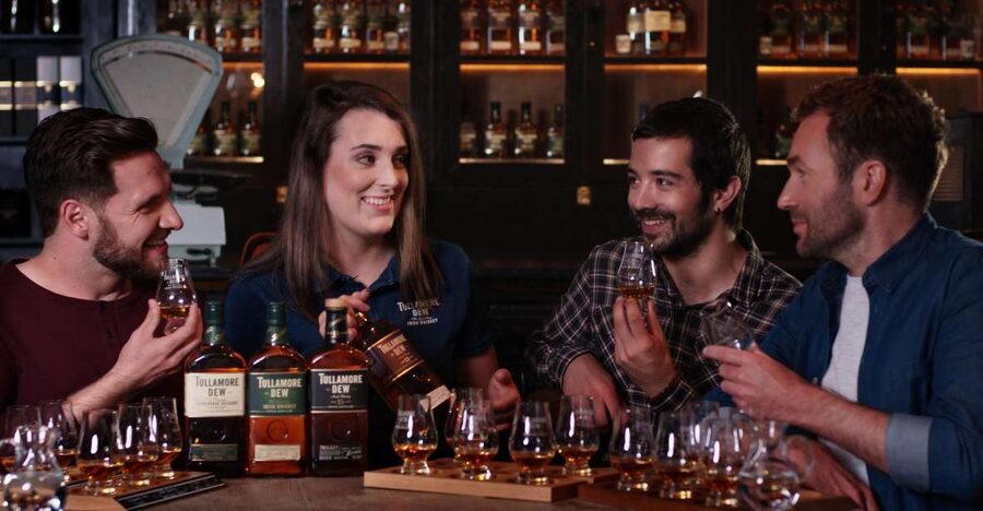 Private rural Ireland whiskey tour with Tullamore D.E.W. - Athlone: one hour for lunch, then Sean’s Bar
