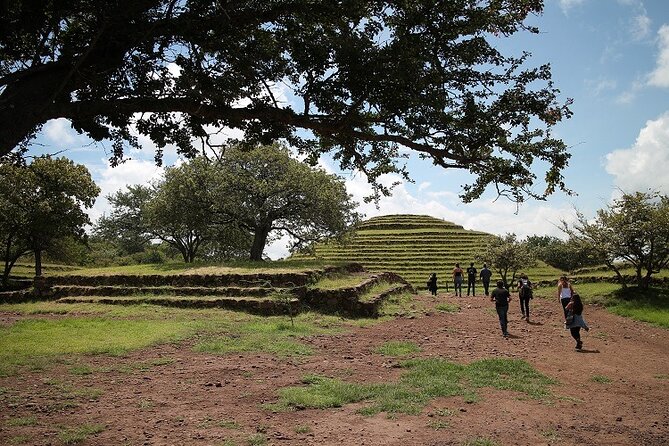 Private Tour one day in Guachimontones and La Fortaleza Distillery - Tequila town for one hour