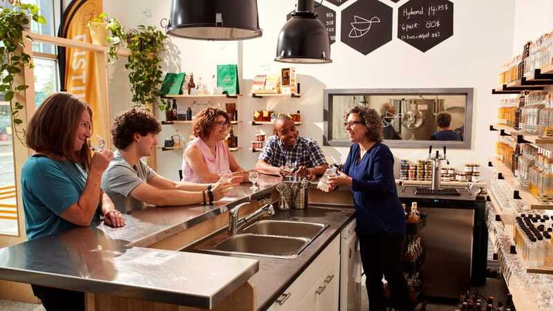 Quebec City: Honey and Distillery Tour with Tasting - How the small-group format changes the experience