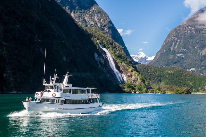 Queenstown Gin and Whiskey tours - The scenery between the spirits