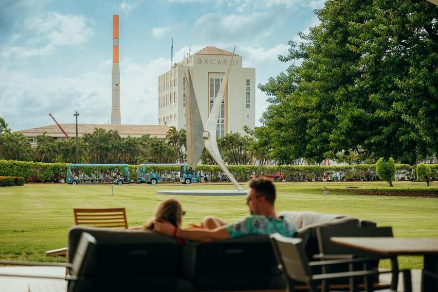 San Juan: Casa Bacardi Distillery Tour - The pavilion welcome drink sets the tone