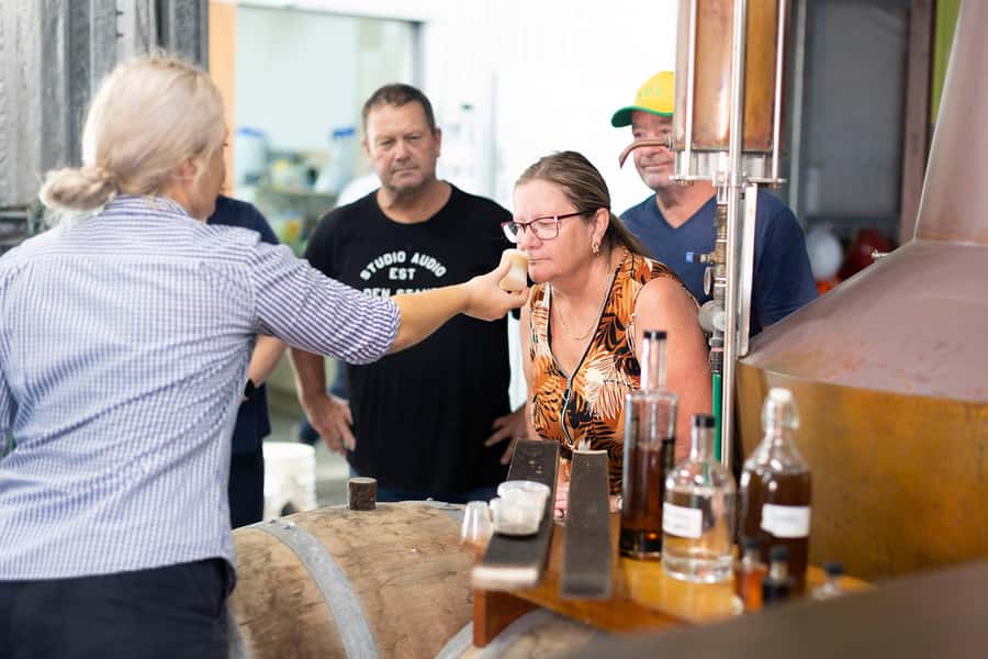 Sarina: Sugar Shed Distillery Tour with Tastings - Watching juice come out of fresh sugarcane