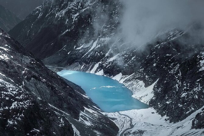 Shackleton Glacier Whiskey Endurance - 50mins - A helicopter flight with a proper sense of occasion