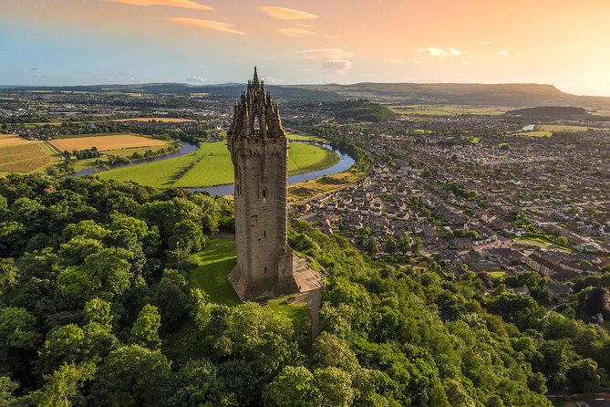 Stirling, Highlands & Distillery in Spanish - Dunkeld and the River Tay
