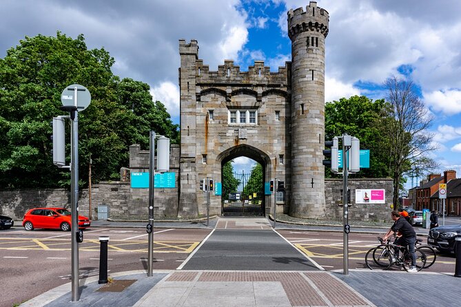 The Dublin Incident: Alien, Whiskey & Clues Exploration Game - The Irish Museum of Modern Art adds a different note