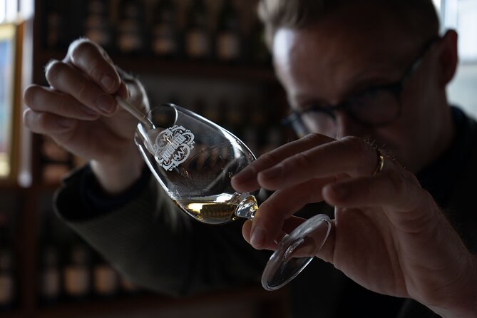 The Single Cask Whiskey Experience - Five Rare Pours Above Hearth Bar