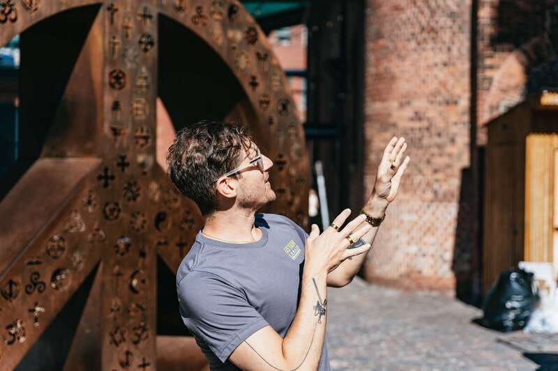 Toronto: Distillery District Historic Walking Tour - How the one-hour format works
