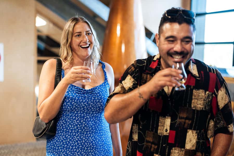 Waiheke Island: HEKE Distillery & Brewery Tour with Tastings - Seeing two drinks from the same starting line