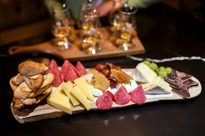 Whiskey & Wonders in Killarney - A 15-minute stop at Ross Castle