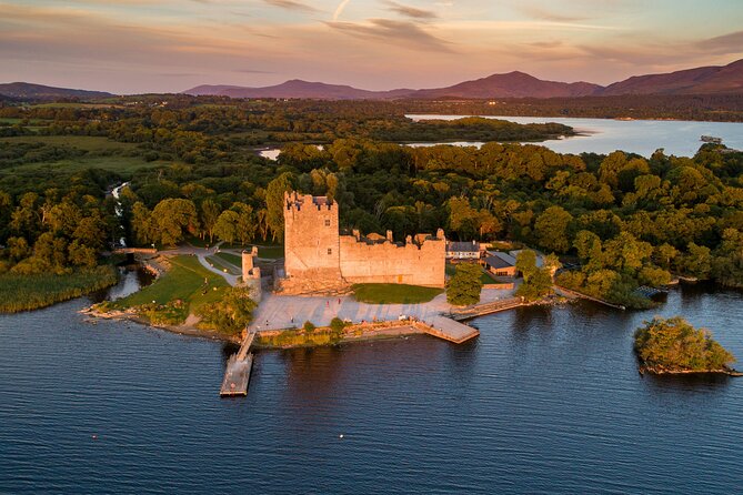 Whiskey & Wonders in Killarney - Deenagh Lodge and the small details along the route