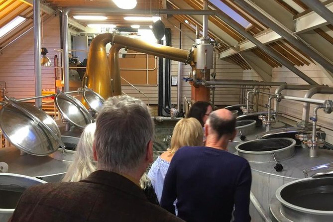 Whisky and Gin Private Tour in the Cotswolds with Driver Guide - Two hours at The Cotswolds Distillery