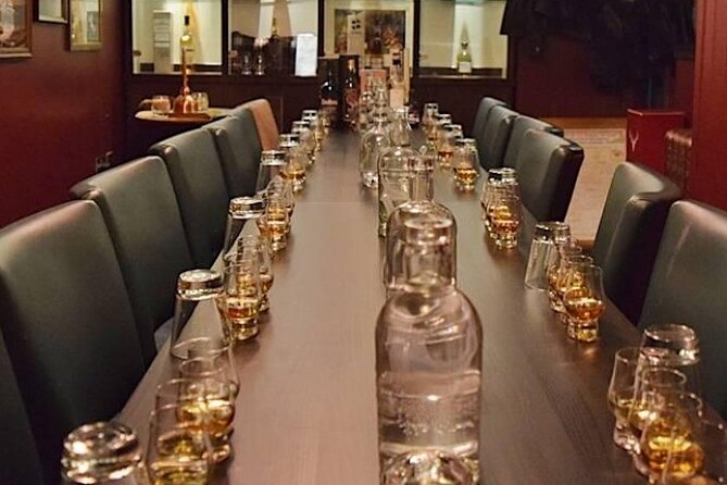 Whisky Tasting at Edinburgh's Award Winning Whiski Rooms - Arriving at Whiski Rooms near Edinburgh Castle