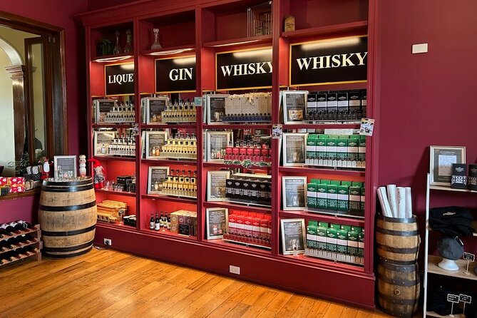 Wine, Gin & Whisky Tour - Hobart & SE Tasmania - Pooley Wines brings a second wine region into view