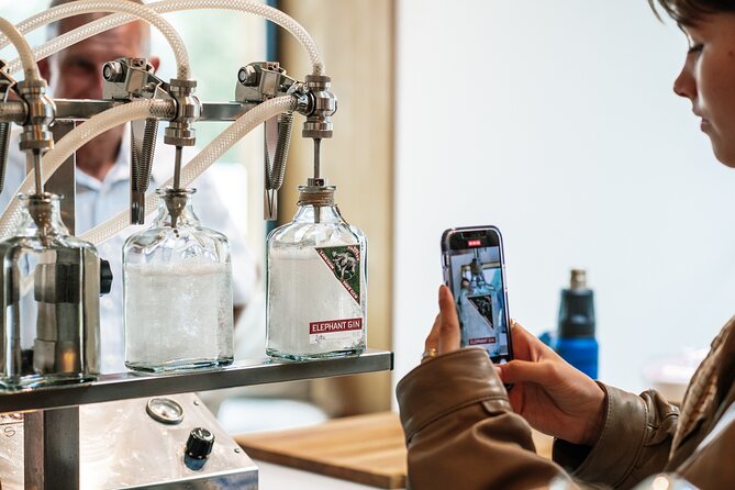 Wittenburg: Elephant Gin's Distillery Tour near Hamburg - The African-inspired bar and wild garden