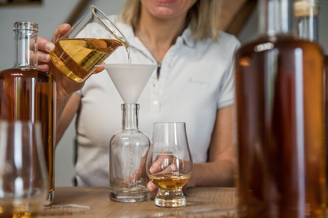 Workshop in Rozelieures Assemble your Whiskey - Inside the brewery and still room